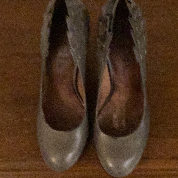 Fabulous high heel shoes.  Worn once. - Picture 6 of 7